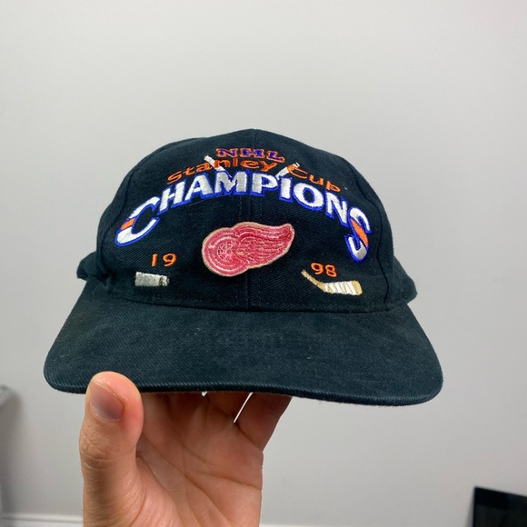 Other - Vintage 90s red wings Stanley cup champions snapchat hat‎